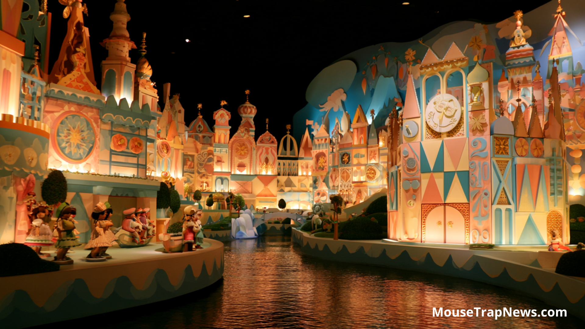 Disney Animatronics NEVER Turn Off | Mouse Trap News